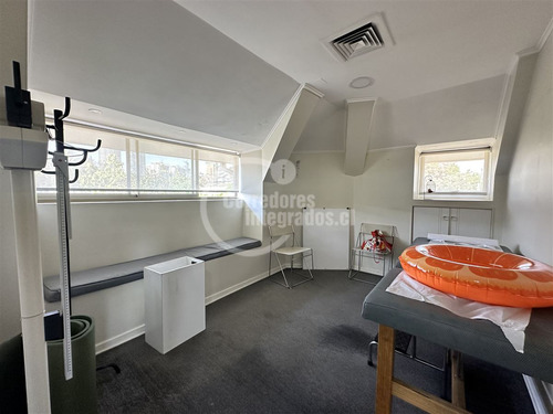 Casa En Venta De 7 Dorm. En Vitacura