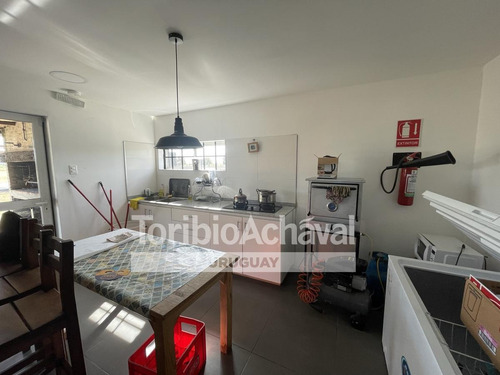 Imagen 11 de 17 de Excelente Local/salón De Eventos Sobre Amplio Terreno Parquizado- Colonia