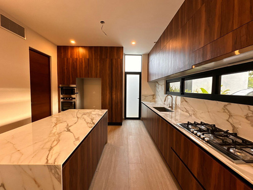 Casa En Venta Merida, Conkal, Privada Olivia, Una Planta, Entrega Inmediata.