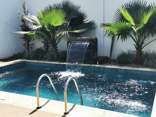 Duplex Amoblado Con Piscina En El Barrio Santa María: 3 Habitaciones Y 3 Baños