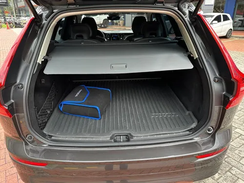 Volvo XC60 2.0 B5 Momentum Hybrida At 4x4