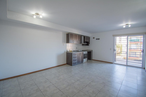 Venta Departamento 3 Ambientes Con Cochera En Haedo