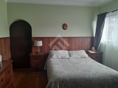 Casa En Venta De 4d Y 3b En Sector Valencia, Quilpué