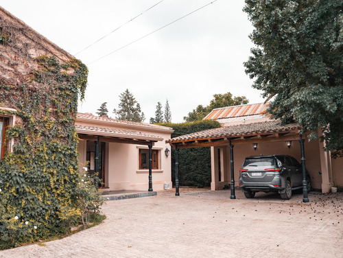 Casa En Venta En Calle Galvez Cota 51 (a Media Cuadra De Av. Aconquija 2.500)