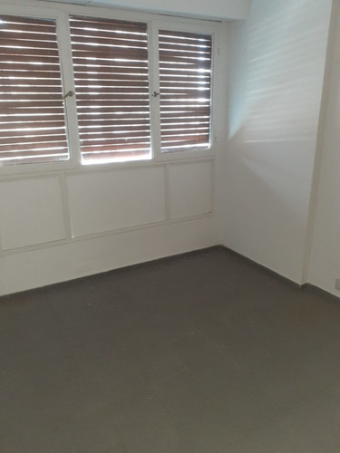 Imagen 3 de 11 de Vendo Nueva Cordoba Departamento 1 Dormitorio Con Balcon Baño Frente Al Parque