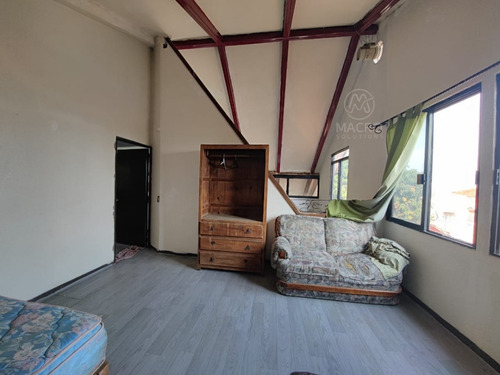 Casa En Venta En Col. Las Brisas, Temixco, Morelos Con Alberca Y Jardín.