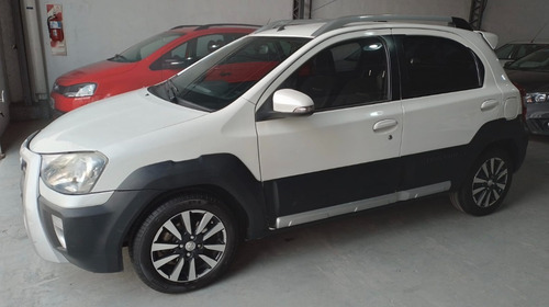 Imagen 3 de 14 de Toyota Etios Cross 1.5 Mt Les Automotores