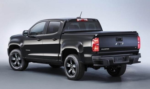 Imagem 3 de 4 de Estribo Personalizado Preto Ouro Negro S10 Dupla 2012 2021