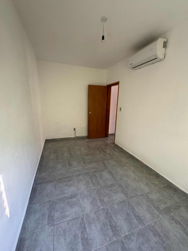 Se Vende Casa - 3 Dormitorios + Consultorio + Apartamento