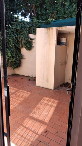 Ph 1 Dormitorio Con Patio- Sin Expensas -calle 131 E/50 Y 52- Zona Hospital Italiano-la Plata