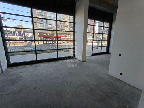 Local En Vicuña Mackenna Pte. De 76 M2