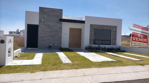 Hermosa Casa De Una Planta En Grand Juriquilla, 3 Recamaras,