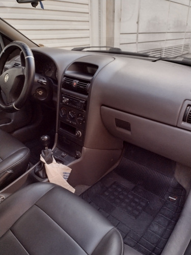 Imagem 5 de 7 de Chevrolet Astra 2001 2.0 Gls 3p