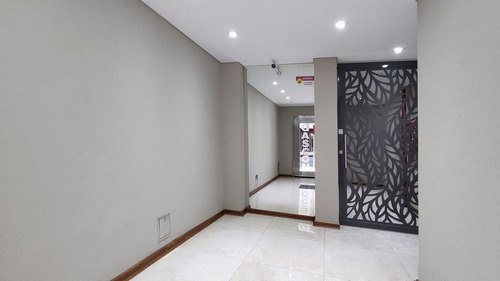 Venta Local Comercial Almagro Al Frente En Esquina