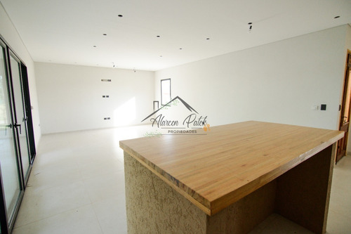 Imagen 2 de 18 de Casa A Estrenar De Calidad Estilo Mediterranea En Club De Campo Horizontes Al Sur