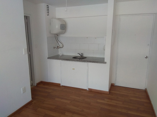 Apartamento En Alquiler Remodelado En Centro