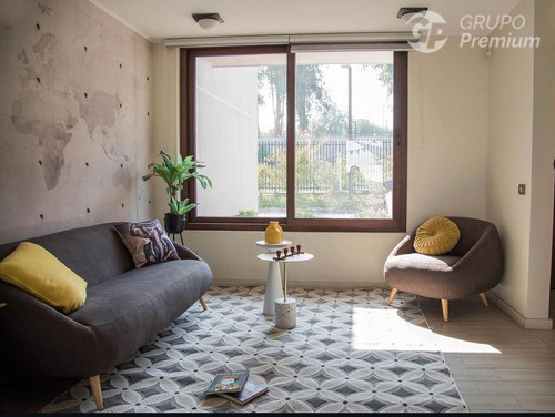 Townhouse 3d+3b+2 Estacionamiento. Patio