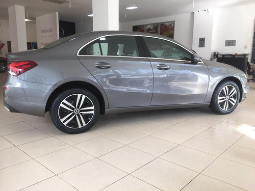 A 200 Sedan
