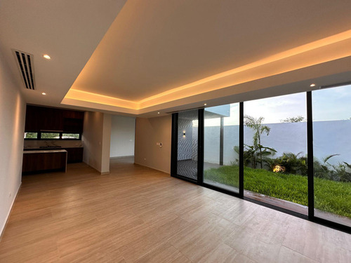 Casa En Venta Merida, Conkal, Privada Olivia, Una Planta, Entrega Inmediata.
