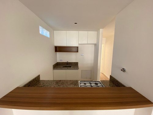Imagen 12 de 23 de Hermoso 2 Ambientes Súper Luminoso! Baño Suite Y Toilette · Apto Profesional