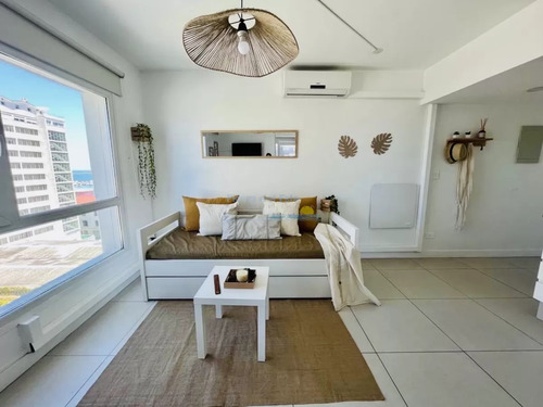 Venta Y Alquiler Invernal De Apartamento Moderno Y Luminoso En El Corazón De La Peninsula De Punta Del Este