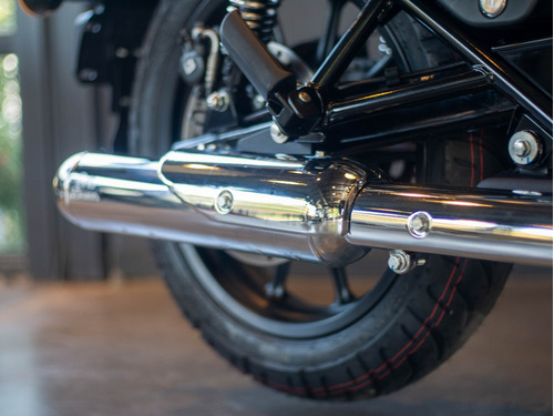 Imagen 23 de 25 de Royal Enfield Meteor 350 Stellar Black Reserva Hoy