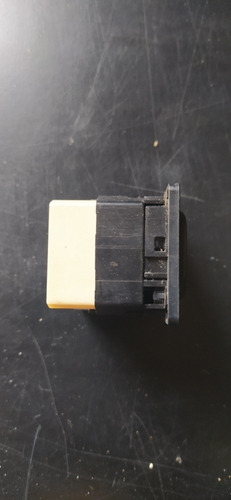 Imagen 1 de 4 de Control Eléctrico De Retrovisores Toyota Sensacion