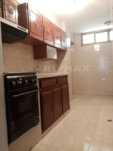 Imagen 4 de 12 de Venta De Amplio Apartamento Ubicado En Residencias Arca Del Norte, Barquisimeto.