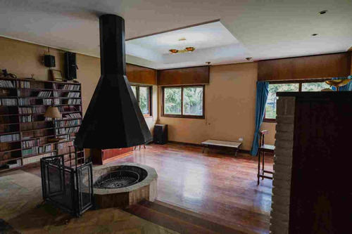Casa En Venta Cinco Dormitorios Con Terreno 1680m2