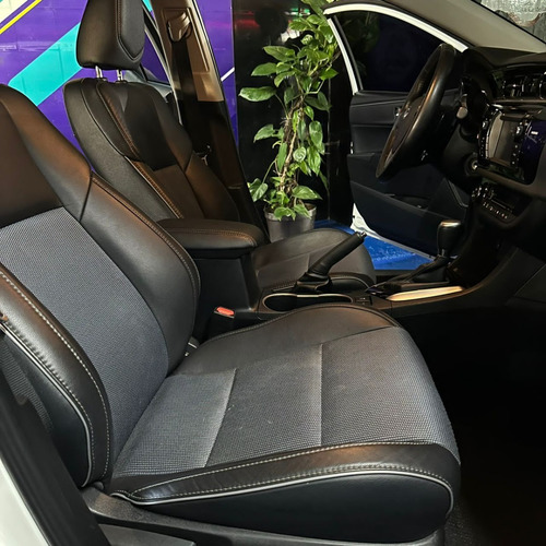Imagen 8 de 9 de Toyota Corolla S 2015