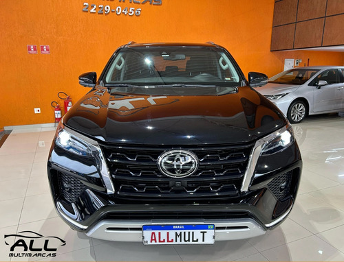 Toyota Hilux SW4 2.8 D-4D TURBO DIESEL SRX 7L 4X4 AUTOMÁTICO