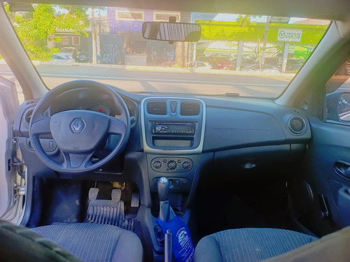 Renault Logan 1.0 16v Authentique Hi-flex 4p