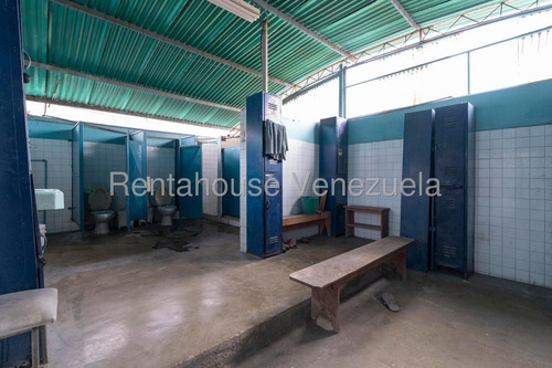 Atención Inversionistas, En La Yaguara Se Vende Excelente Edificio Tipo Galpón Industrial -af