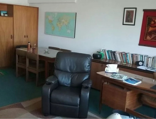 Venta De Monoambiente En Centro, Montevideo.