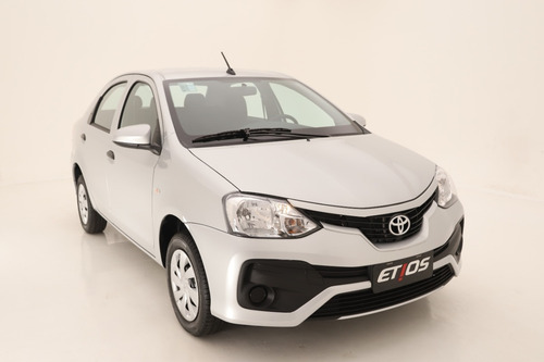Imagen 15 de 15 de Toyota Etios 1.5 X 4p 6mt 2022