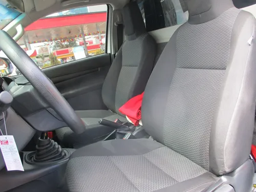Toyota Hilux 4x2 2700cc Mt Aa - Estacas