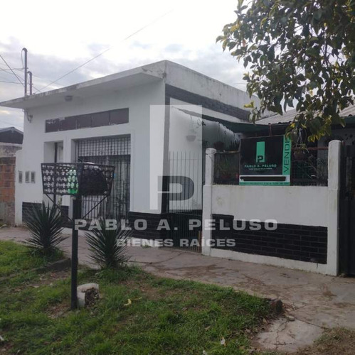 Casa 3 Ambientes. Parque San Martin. Merlo. Zona Oeste, Buenos Aires