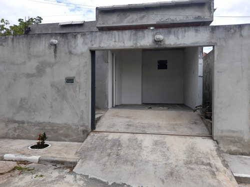 Casa Com Suíte,quarto,cozinha,área De Serviço,sala,banheiro