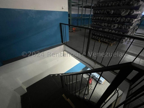 Hermoso Local Comercial En La Parroquia La Candelaria, En Alquiler. Ch.
