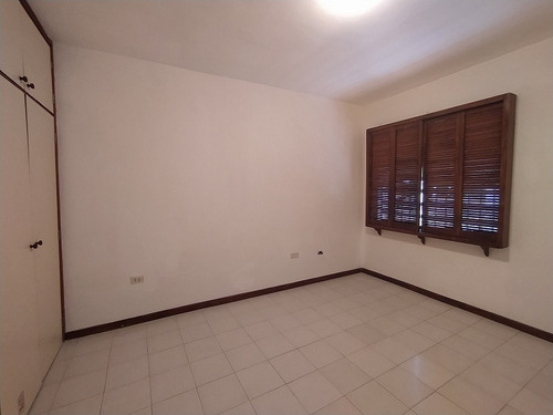 Imagen 7 de 14 de Town House Remodelado Con Hermosa Vista Al Mar