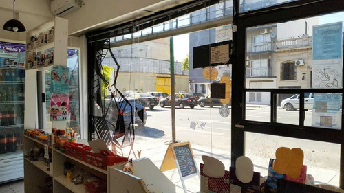 Imagen 4 de 8 de Venta!! Fondo De Comercio Maxikiosco Impecable. Flores