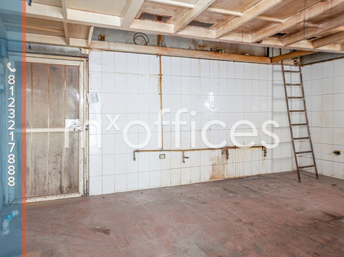 Renta De Local Comerciales De 240.87 M2 Al Poniente De San Pedro