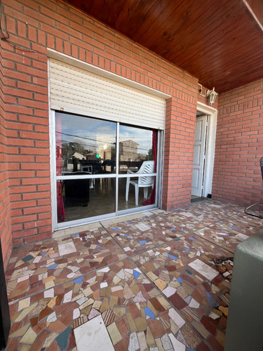 Depto Tipo Casa 3 Ambientes Con Amplio Living-comedor Muy Luminoso Patio Con Parrilla