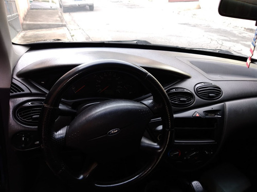 Ford Focus Sedã
