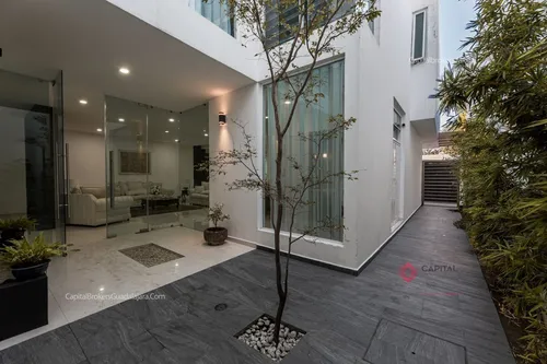 Casa En Venta De Lujo Arcos Guadalupe Zapopan
