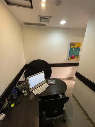 Oficina Remodelada Minimalista