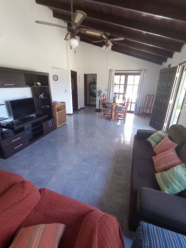 Imagen 2 de 14 de Casa En Alquiler Temporario De 2 Dormitorios C/ Cochera En Playa Hermosa
