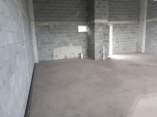 Imagen 2 de 5 de Venta Local Comercial Por Cumbres Del Sol Y Sector Alpes