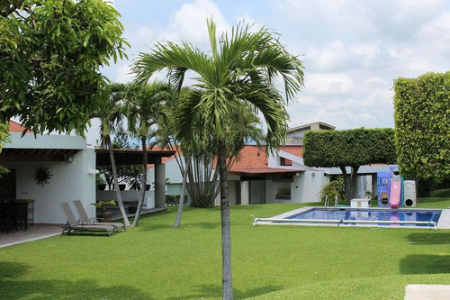 Venta O Renta De Casa En Condo. Alberca, Colinas De Santa Fe, Xochitepec...cv-1843