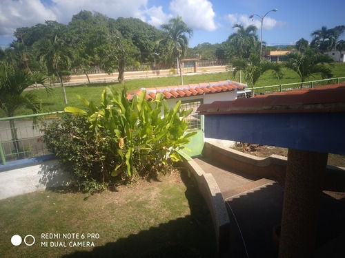 Imagen 16 de 26 de Se Ofrece En Venta Linda Y Amplia Casa En Higuerote Ciudad Balneario